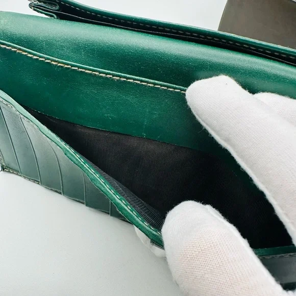 Gucci Guccissima Gold Clasp Wallet - Picture 11 of 11